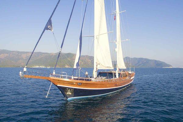 Lubecker Flender Yacht 122M